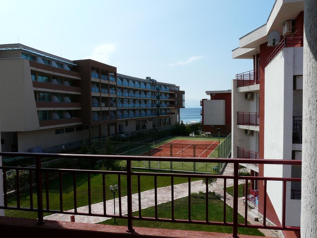 Private Apartments In Privilige Fort Beach Elenite Exteriér fotografie