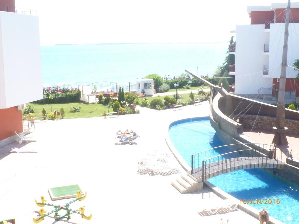 Private Apartments In Privilige Fort Beach Elenite Exteriér fotografie